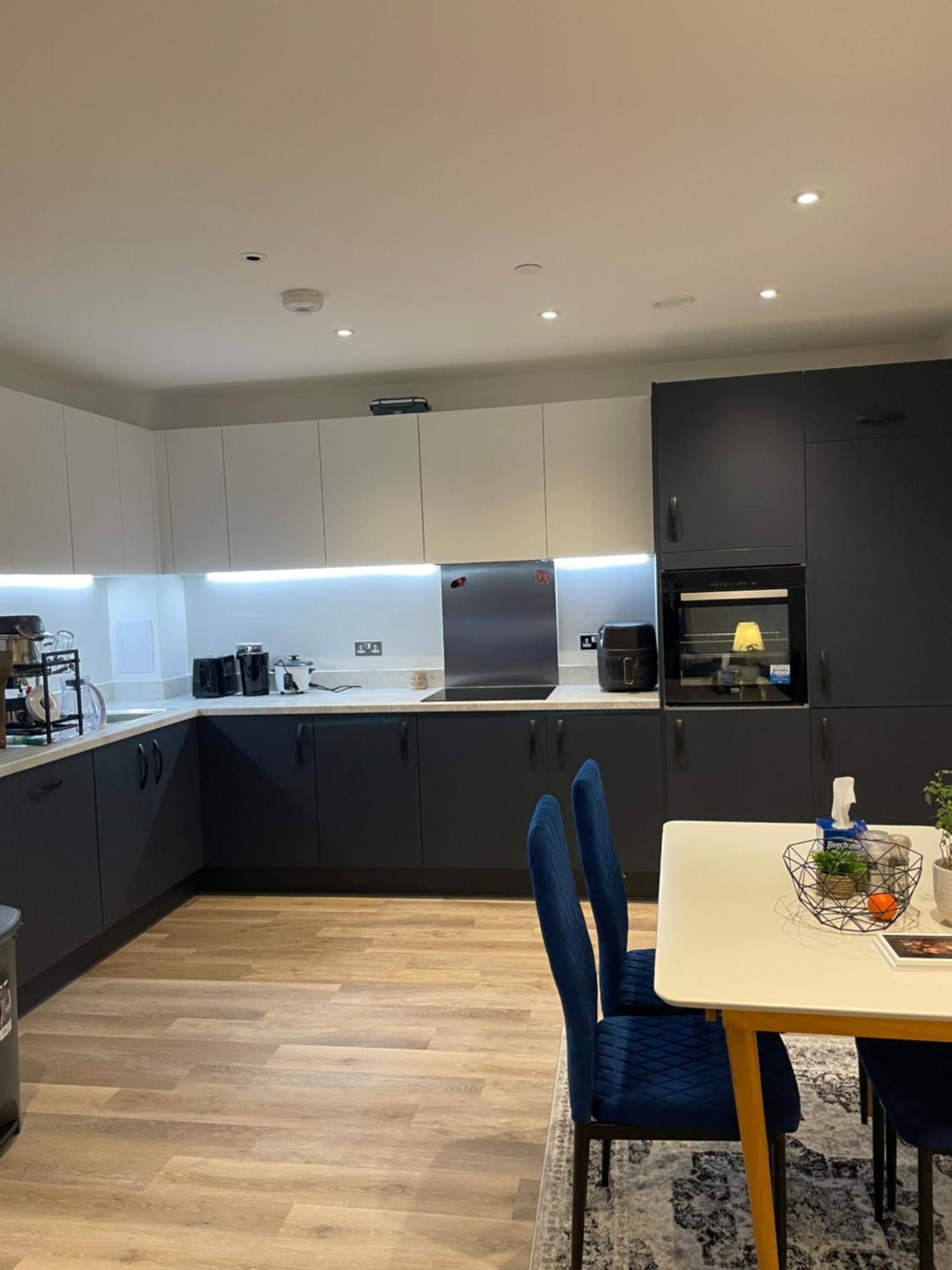 Homestay West Heights Se