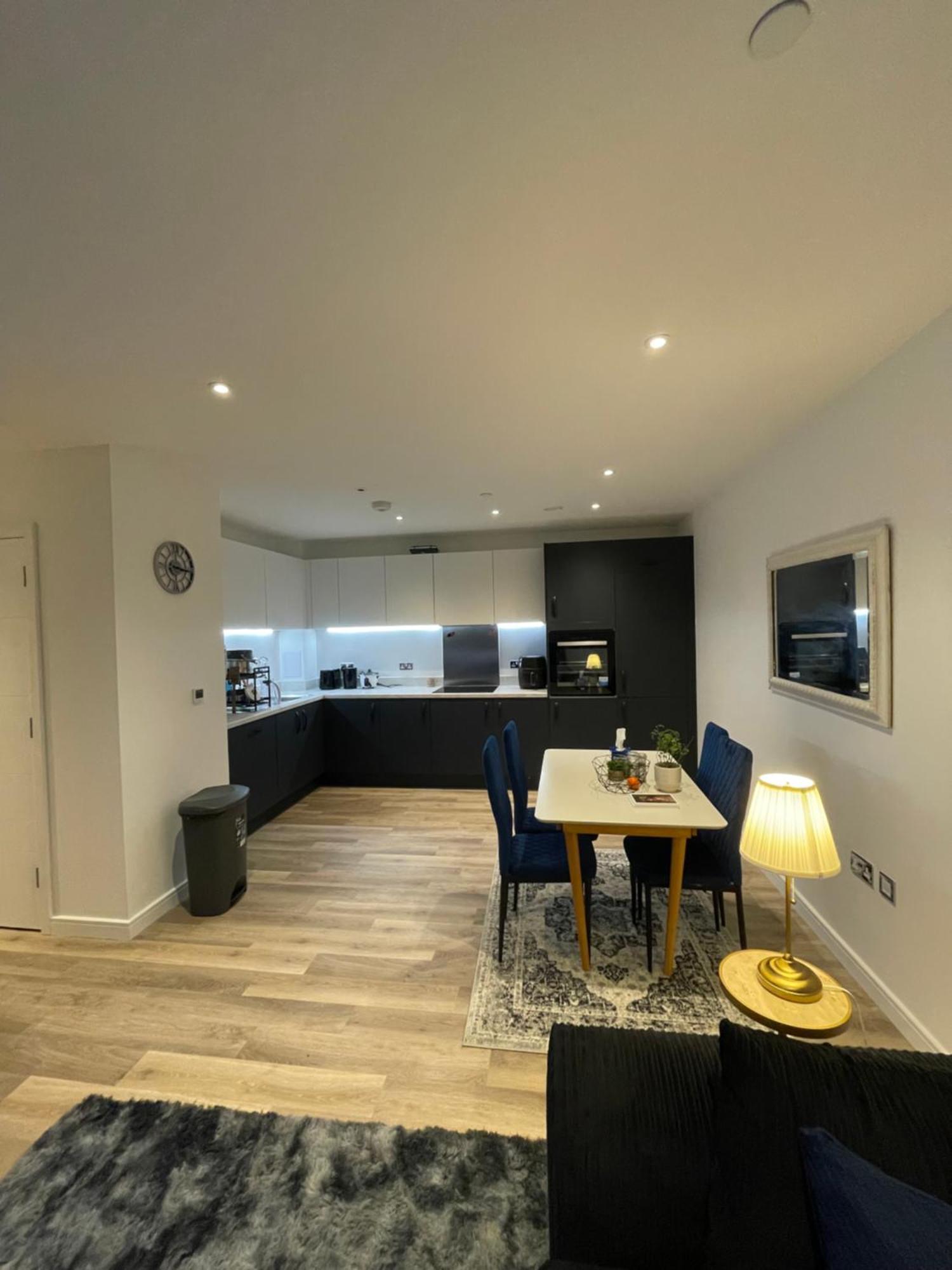 Homestay West Heights Se